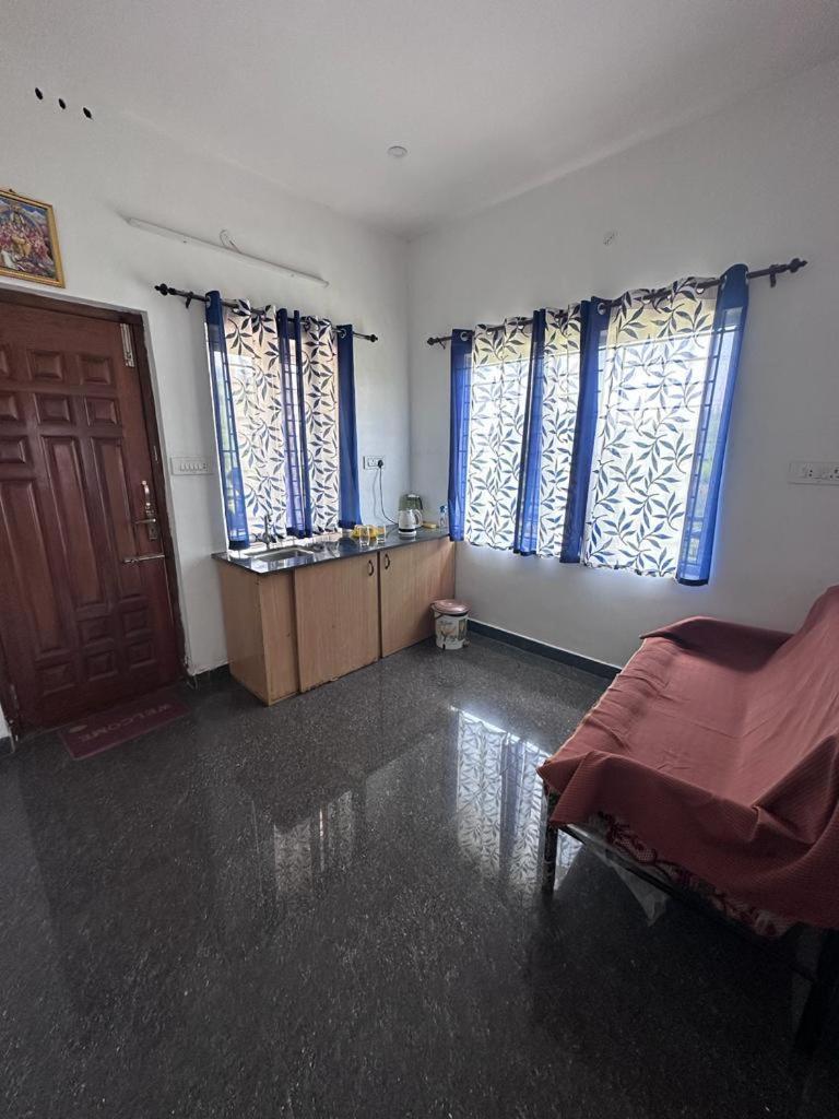 Sandy 4 Bhk Homestay - Only Adults Allowed Утакаманд Экстерьер фото